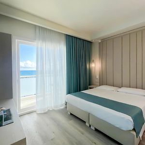 Classic Family Beach Twin Room